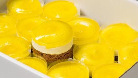 Lemon curd cheesecake