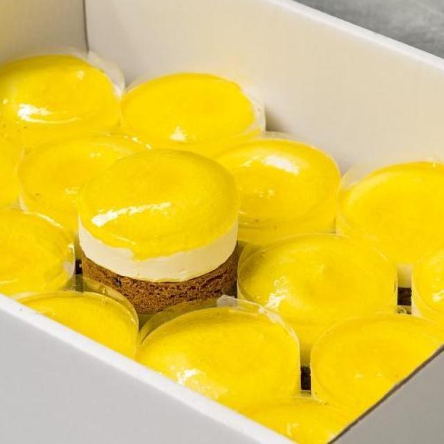 Lemon curd cheesecake