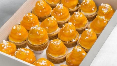 Mango taartjes met een bodem van sloffendeeg