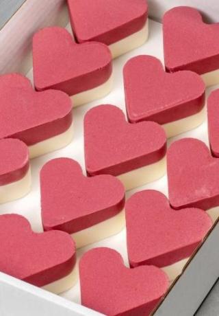 Hartjes ijs, witte chocolade en framboos