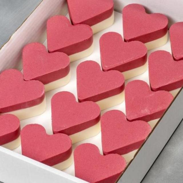 Hartjes ijs, witte chocolade en framboos
