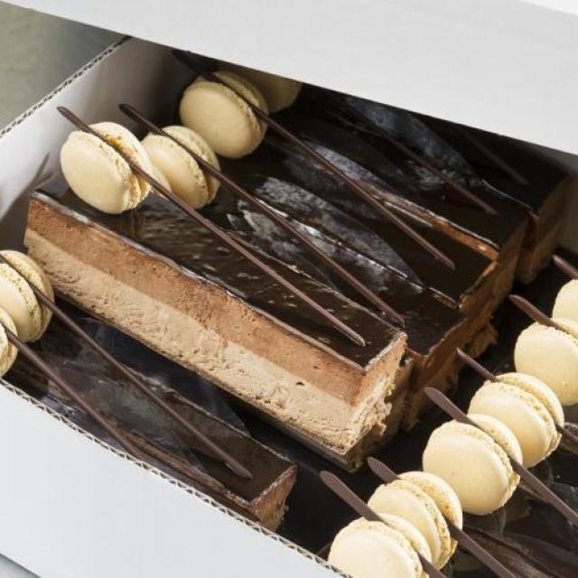 IJsdessert duo chocolade met macaron
