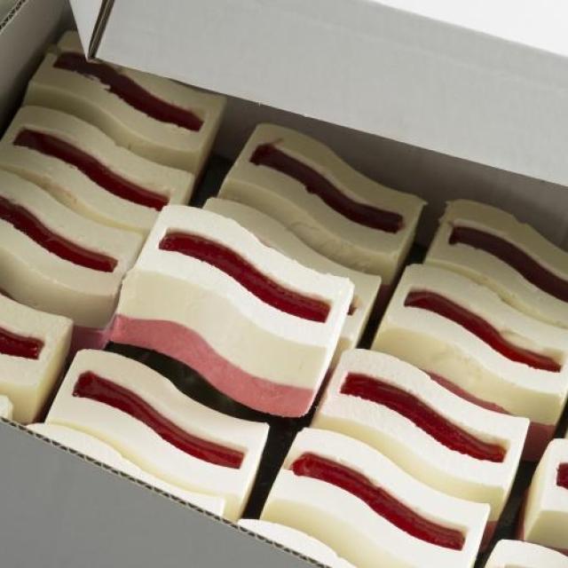 IJsdessert witte chocolade en frambozen