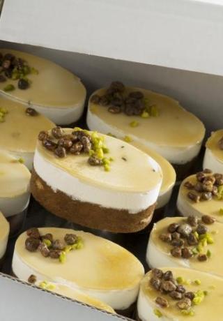 IJsdessert yoghurt honing pecannoten