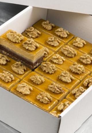 Appel caramel met walnoot en bodem van melkchocoladecrunch