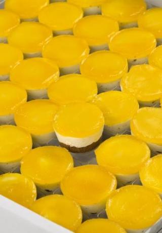 Lemon cheesecake met kandij bodem petit four