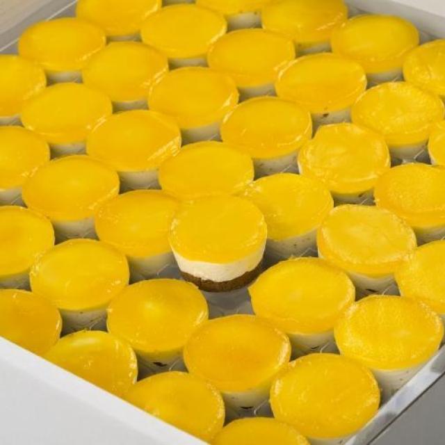 Lemon cheesecake met kandij bodem petit four