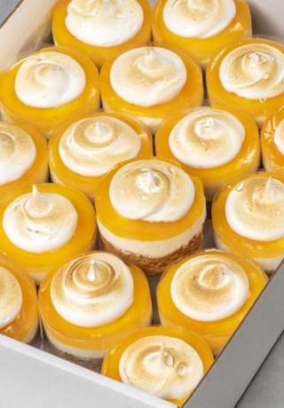 Meringue lemon cheesecake met sloffendeeg bodem