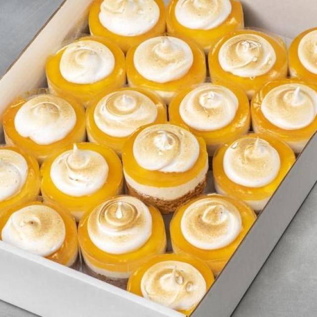 Meringue lemon cheesecake met sloffendeeg bodem