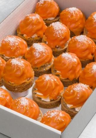 Sinaasappel cocos met een sloffendeegbodem