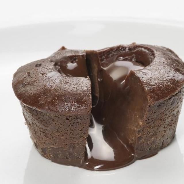 Warm chocolade lava dessert