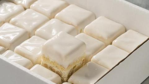 Petit four van cassata met fondant