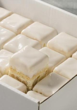 Petit four van cassata met fondant