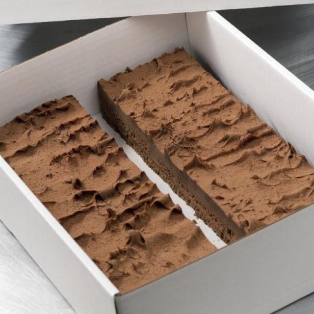 Longeur brownie, duo ganache, afgewerkt met cacao