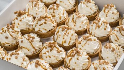 Caramel fudge zeezout met een sloffendeegbodem