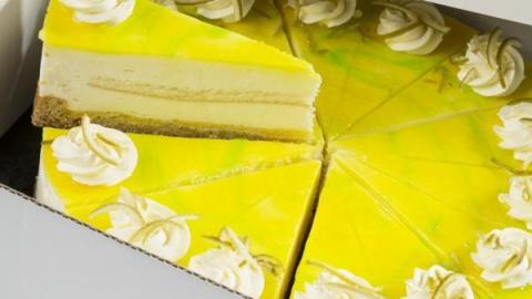 Taartpunten citroen lemon, een gebakken bodem van sloffendeeg, spijs en gele room