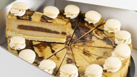 Taartpunten koffie, een gebakken bodem van sloffendeeg, spijs en gele room