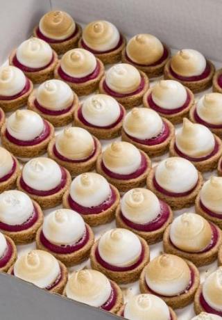 Meringue framboos met sloffendeegbodem
