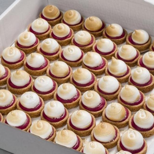 Meringue framboos met sloffendeegbodem