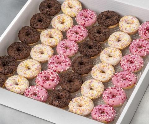Mini-donuts in diverse kleur- en smaak afwerking, kan veranderen per seizoen, doorsnede 6 cm