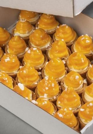Petit-four mango