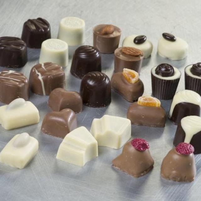 Assorti ambachtelijk gemaakte bonbons, in diverse smaken, 2 kg